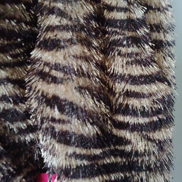 Vince Camuto XL - Picture 3 of 8